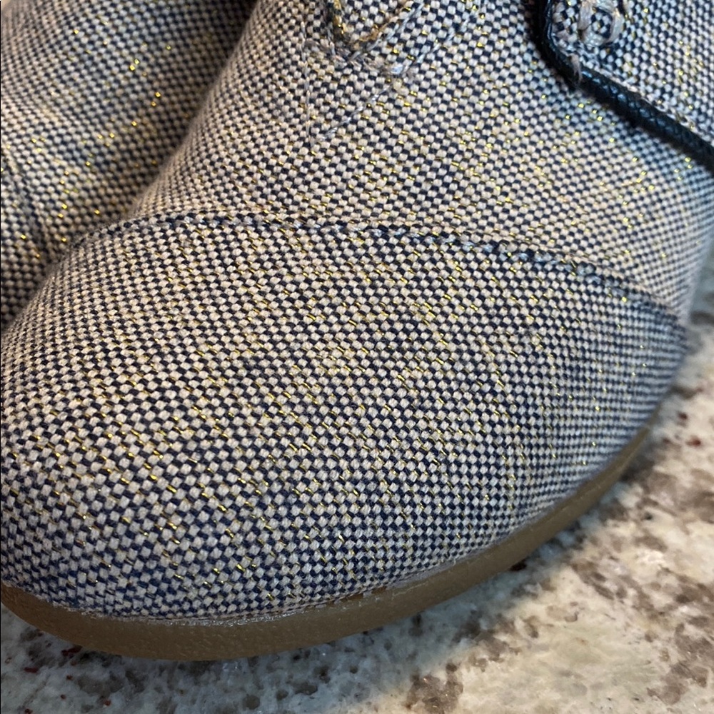 Gold & Black Tom’s Wedges - Picture 6 of 6